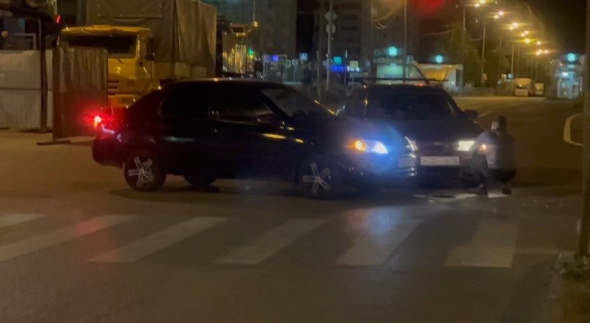 На перекрестке в Казани произошло сразу два ДТП