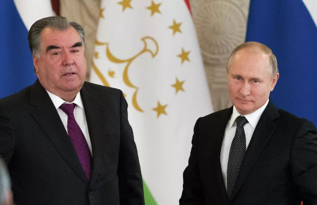 Путин поговорил по телефону с президентом Таджикистана