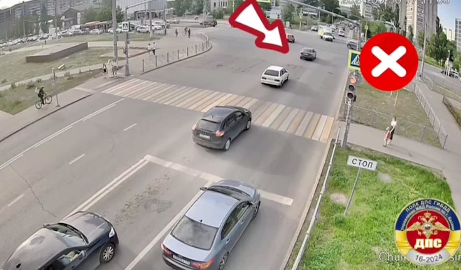 Появились подробности ДТП на перекрестке Чуйкова в Казани, где перевернулся автомобиль