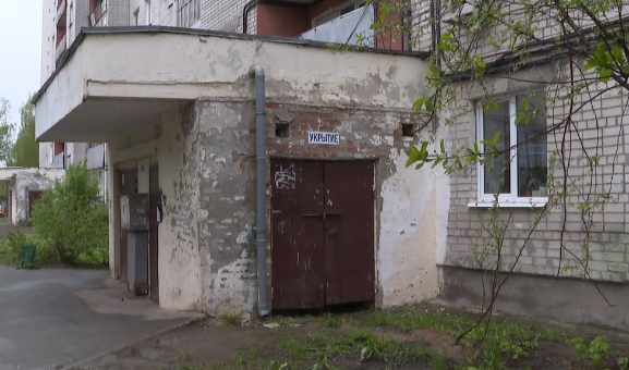 Жители казанской пятиэтажки возмущены состоянием подвала-убежища