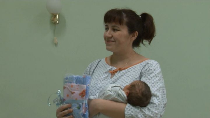 Владимир Путин предложил выдавать материнский капитал за первого ребенка