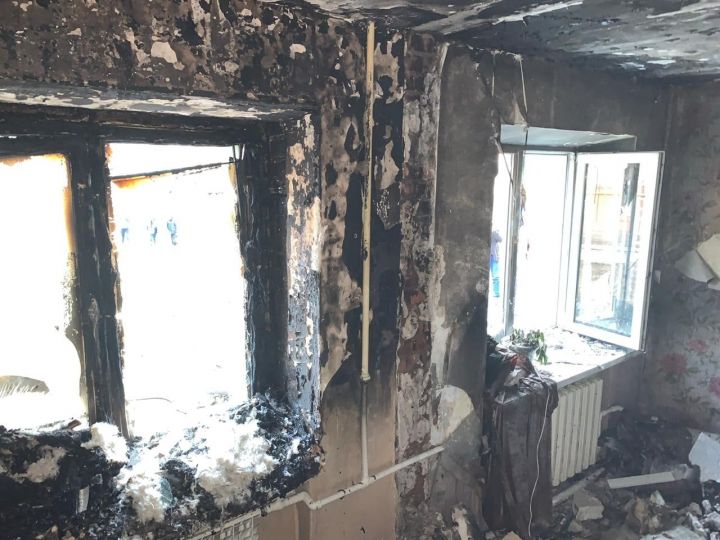 В Альметьевске на пожаре в многоквартирном доме погиб мужчина