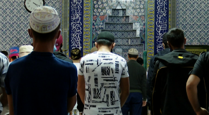 Татарстанцев старше 65 лет попросили временно отказаться от посещения мечетей