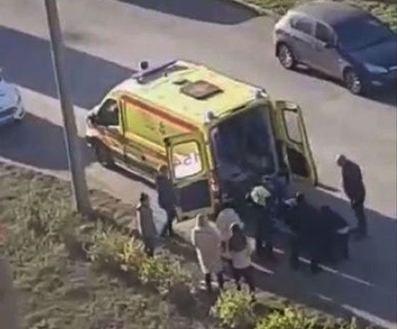 В Набережных Челнах автомобиль сбил школьника, который переходил дорогу в неположенном месте