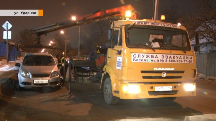 В Казани на улице Ударной задержали молодого человека с поддельными водительскими правами