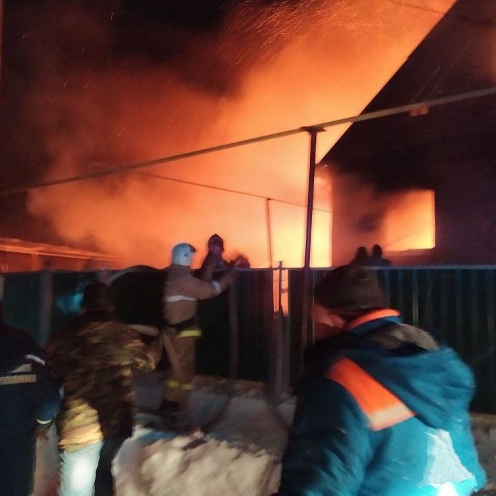 В Лениногорском районе юноша спас соседа из горящего дома
