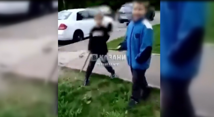 В Казани мужчине, сын которого угрожал ножом другому ребенку, грозит арест или штраф