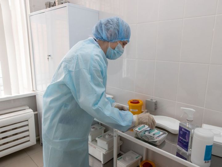 Первый этап вакцинации от COVID-19 прошли более тысячи жителей Казани