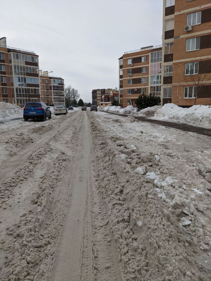 Казанцы жалуются на то, что в ЖК «Лесной городок» не убирают снег