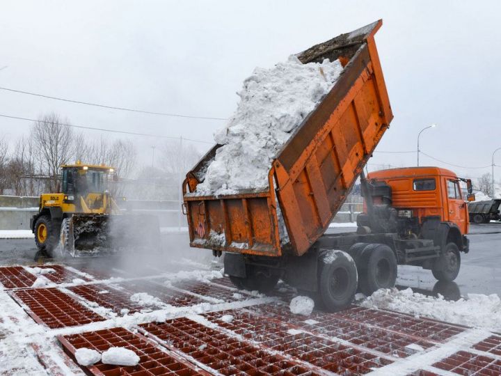 С улиц Казани за сутки вывезли более 9 тысяч тонн снега
