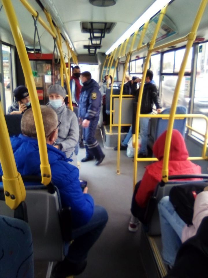 В Казани в общественном транспорте выявили 58 пассажиров без масок