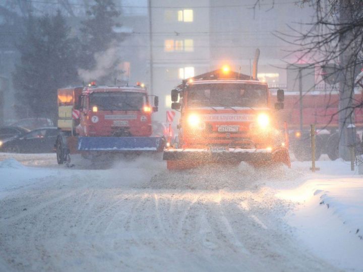 В Казани дорожные службы переходят на зимний режим работы