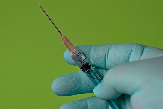 В Казани продолжают работать мобильные пункты вакцинации от COVID-19