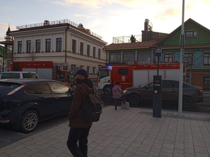 В центре Казани загорелась гостиница «Татарская усадьба»