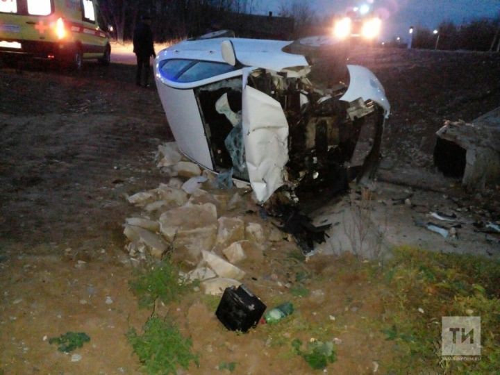 Один человек пострадал при лобовом столкновении двух авто на трассе в Татарстане