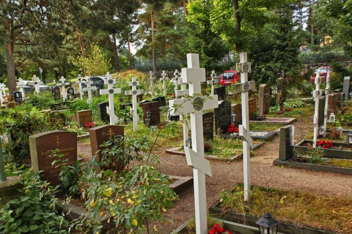 В Буинском районе РТ вандалы разгромили надгробия на кладбище