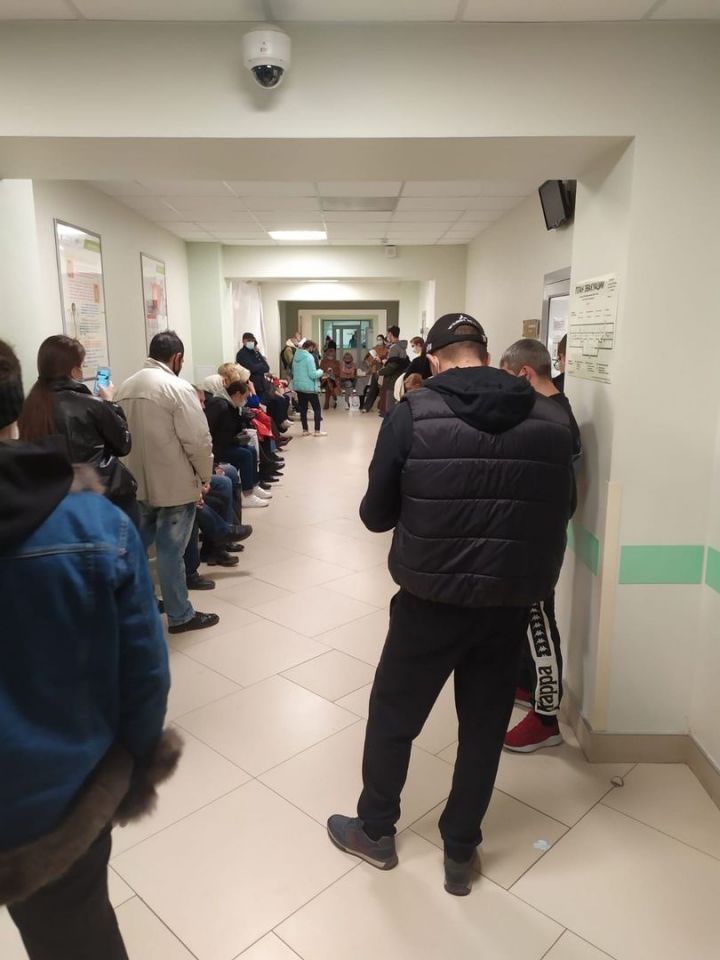 «Куда катимся?»: казанцы жалуются на очереди в поликлиниках