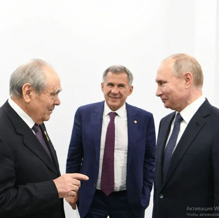 «От себя лично, от всех жителей многонационального Татарстана»: Минниханов поздравил Путина с днем рождения