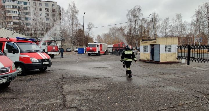 Начальник пожарно-спасательного гарнизона Челнов Рустам Юмагулов ушел в отставку
