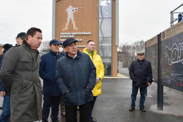 Минниханов ознакомился с ходом строительства спортивного комплекса по лыжным гонкам и биатлону