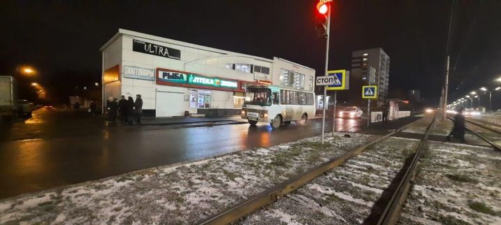 В Набережных Челнах автобус сбил подростка