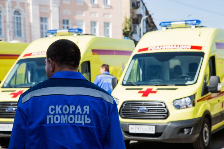 В казанскую больницу госпитализировали 11 человек, отравившихся суррогатным алкоголем