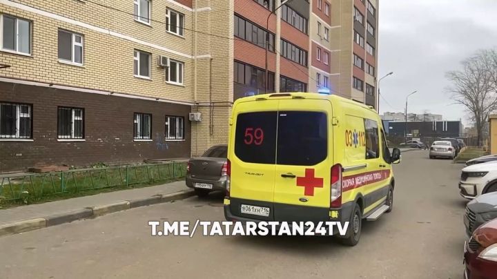 Стали известны подробности трагедии с падением ребенка из окна в Казани