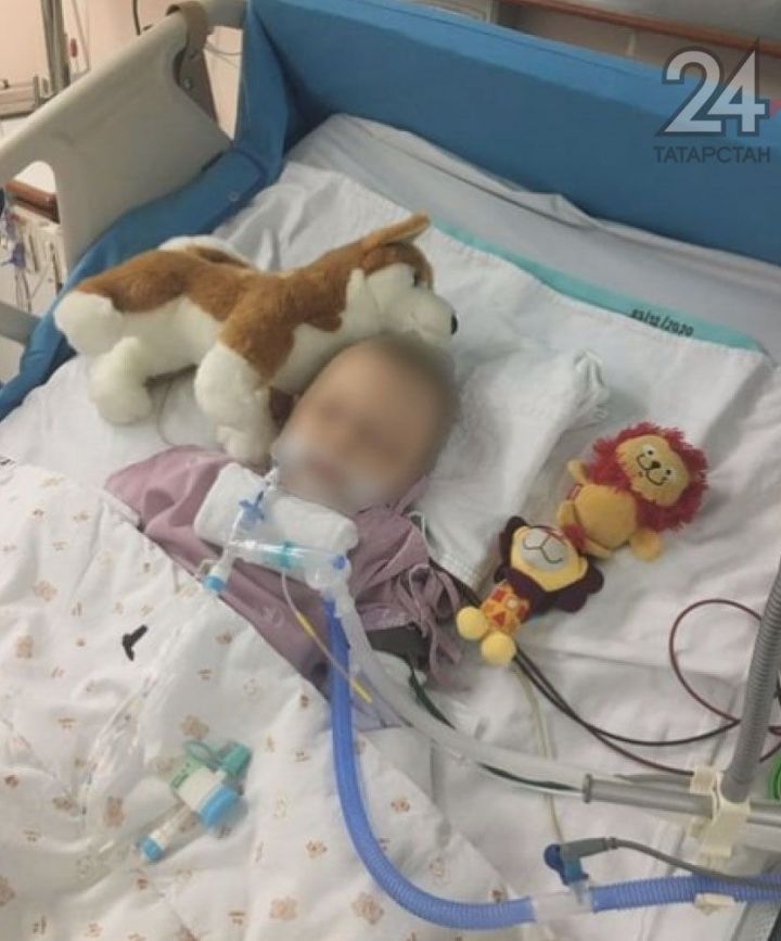 В Таиланде спасают 11-месячную девочку из Татарстана – на нее упал мраморный стол