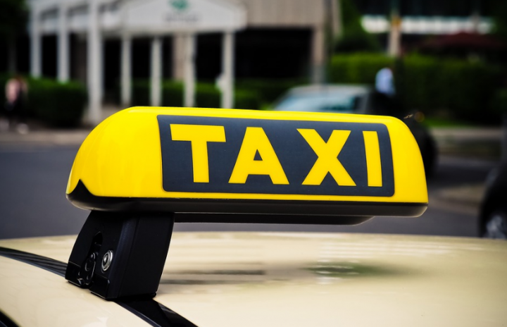 В Челнах мужчину оштрафовали за покраску авто под такси