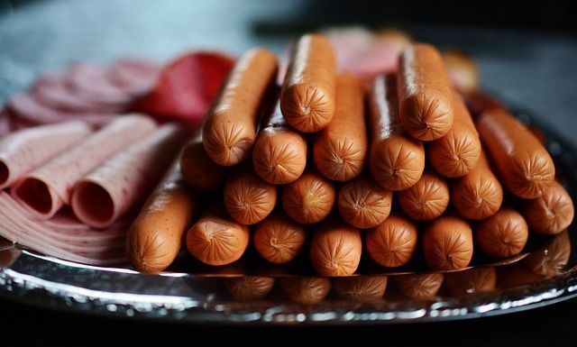 Прокуратура Челнов нашла ряд нарушений на производстве «Сосновоборской» колбасы