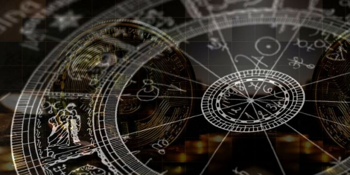 Каким будет 2022: астролог, нумеролог и гадалка дали свои прогнозы на следующий год