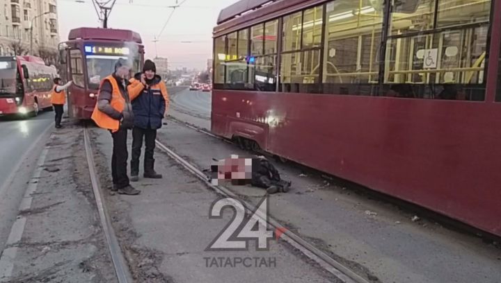 В Казани пенсионерка попала под трамвай