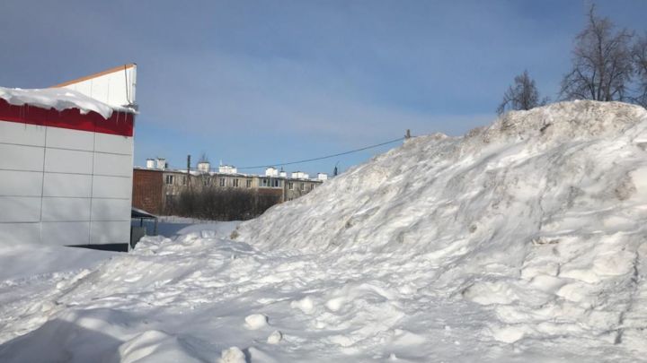 В Азнакаевском районе инспекторы пресекли незаконное складирование снега