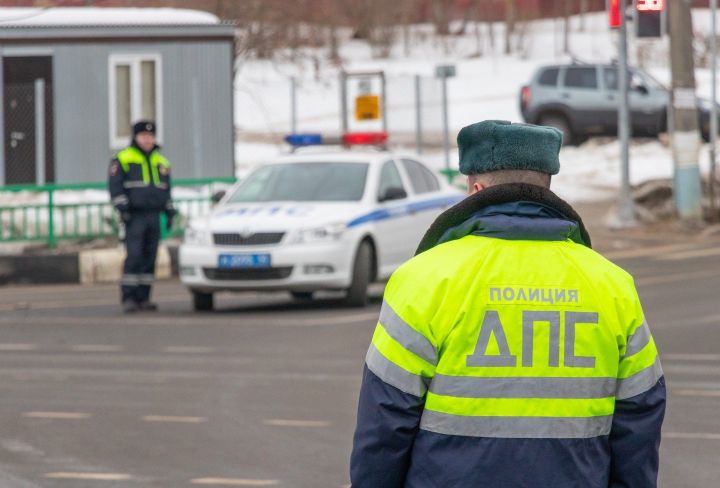 В Казани осудят женщину, которая протащила инспектора ДПС на двери автомобиля