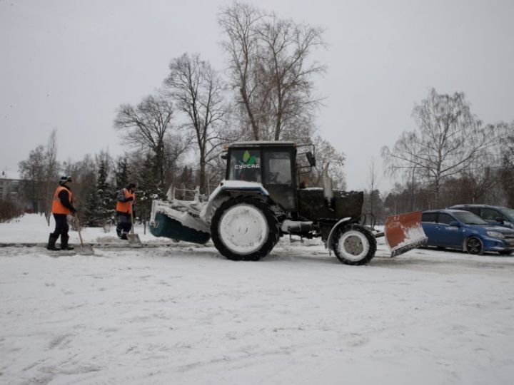 В Казани днем на уборку улиц от снега выйдут 278 дорожных рабочих и 213 единиц спецтехники