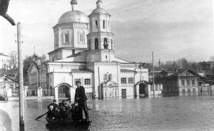 Человеческие жертвы, разрушенные дома и затопленные селения: как на территории Татарстана в разные годы справлялись с потопами?