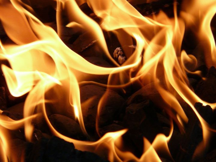 В Ютазинском районе на пожаре пострадал мужчина