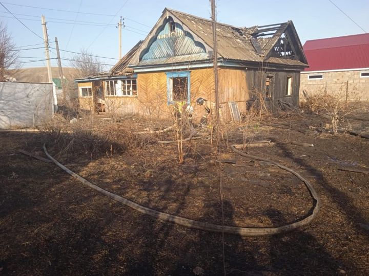 В Татарстане из-за детской шалости сгорели дом и баня