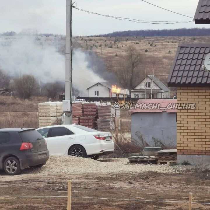 Соцсети: в селе Богородское загорелся жилой дом