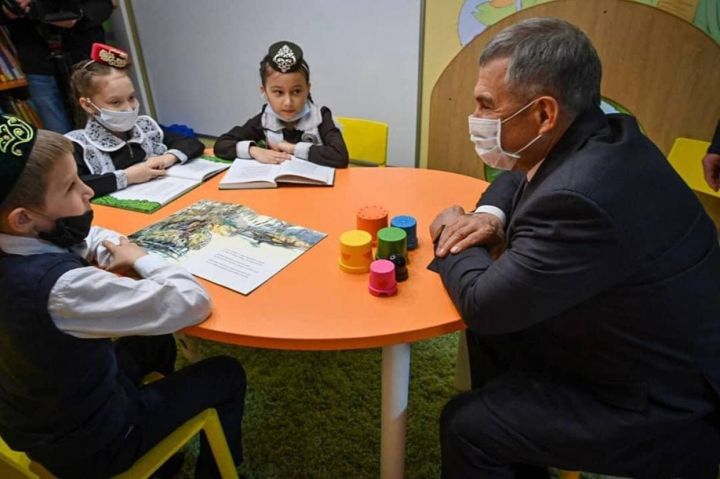 В день рождения Тукая президент Татарстана Рустам Минниханов посетил родину поэта