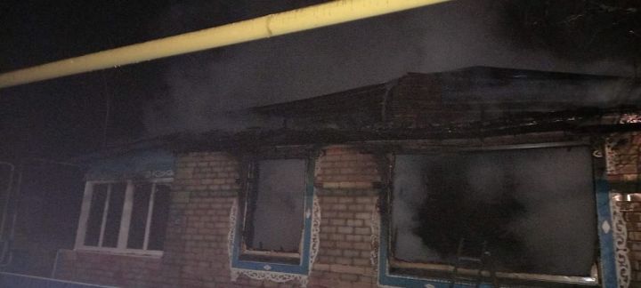 Тела двух человек обнаружили в сгоревшем доме в Тукаевском районе