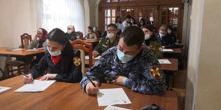 Сотрудники Росгвардии Татарстана присоединились к акции «Диктант Победы»