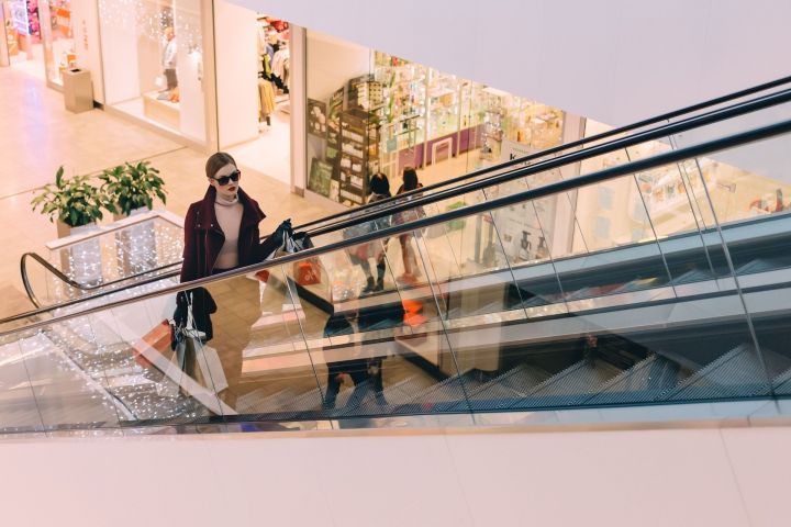 Посещаемость казанских торговых центров снизилась почти на четверть