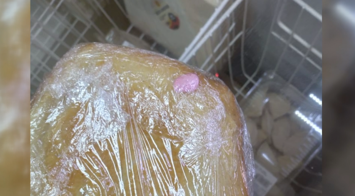 Казанцы обнаружили женский ноготь в хлебе из пекарни
