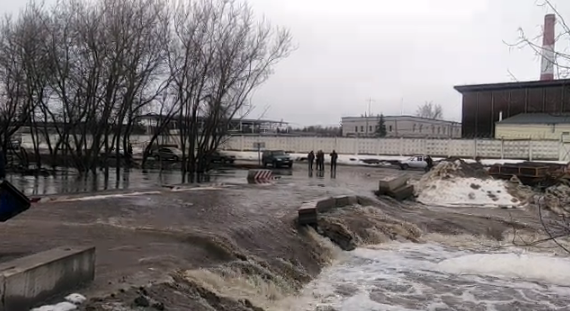 В Высокогорском районе около деревни Тимофеевка затопило мост