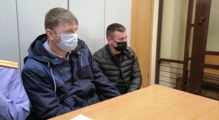 В Вахитовский суд Казани доставлен предполагаемый виновник аварии в центре города