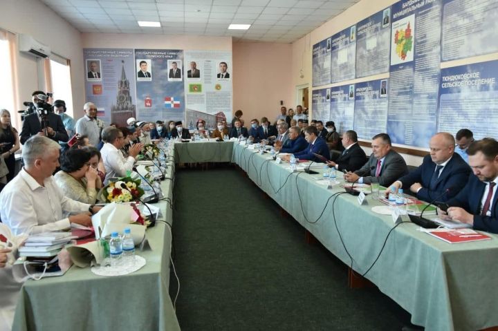 Минниханов встретился с активом татарских общественных организаций Пермского края