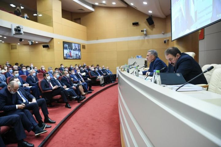 Минниханов выразил опасение по поводу героизации казанского стрелка в Сети