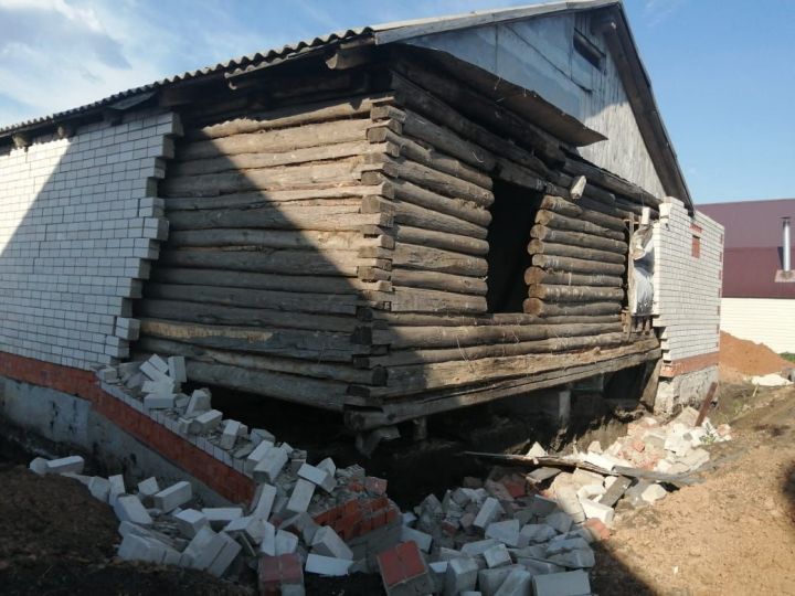 В Татарстане рабочие пострадали из-за обрушившейся кирпичной кладки
