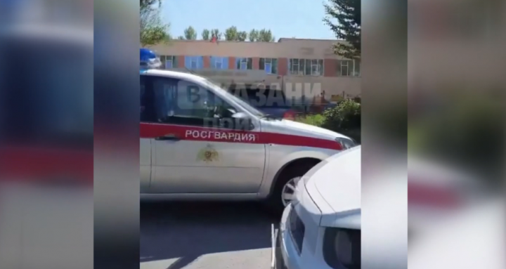 Подросток, из-за которого эвакуировали казанскую школу, поссорился на уроке с учителем